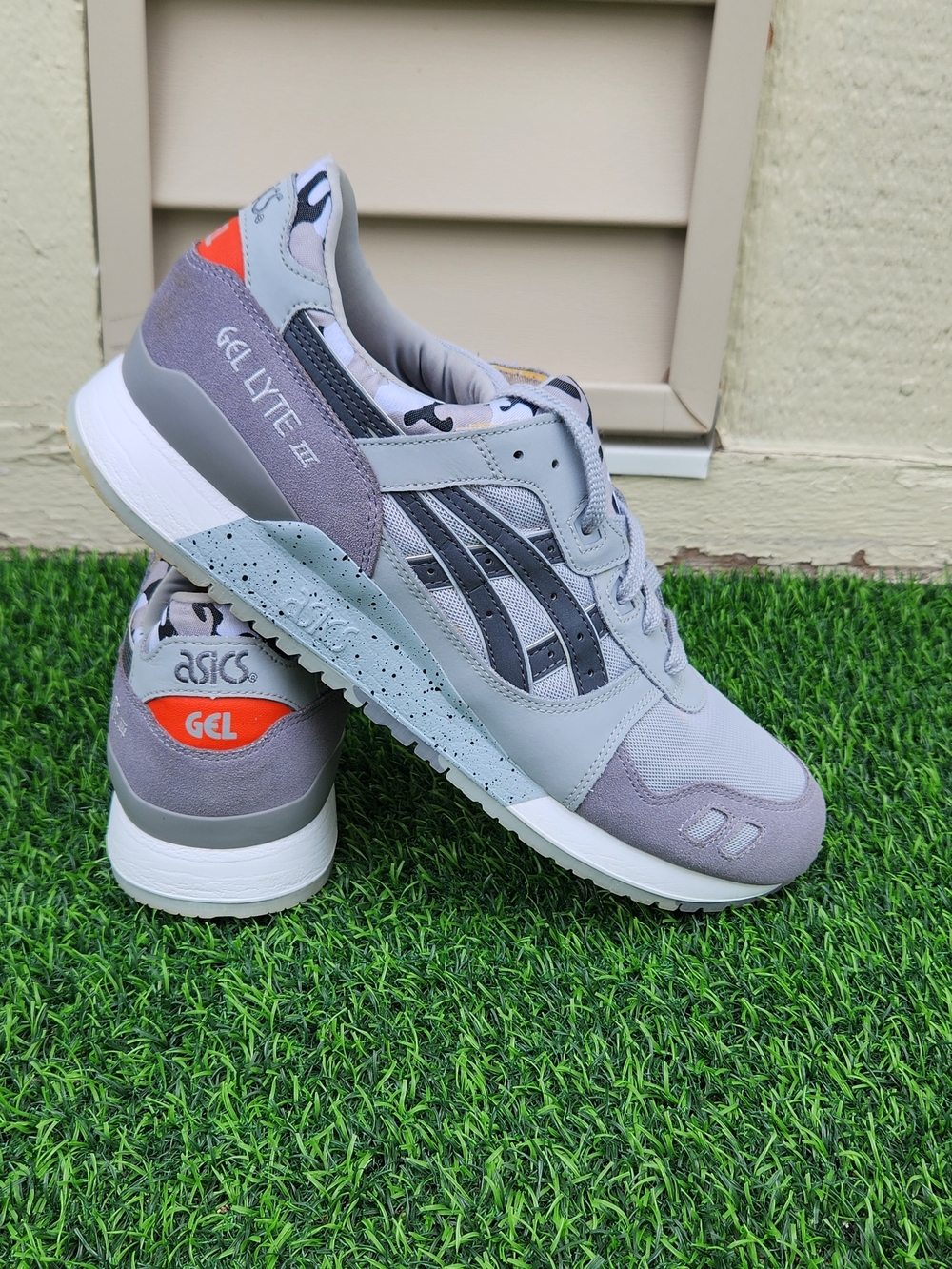 ASICS GEL-Lyte III Men’s Running Shoes — Grey with Orange Accent Size 13
